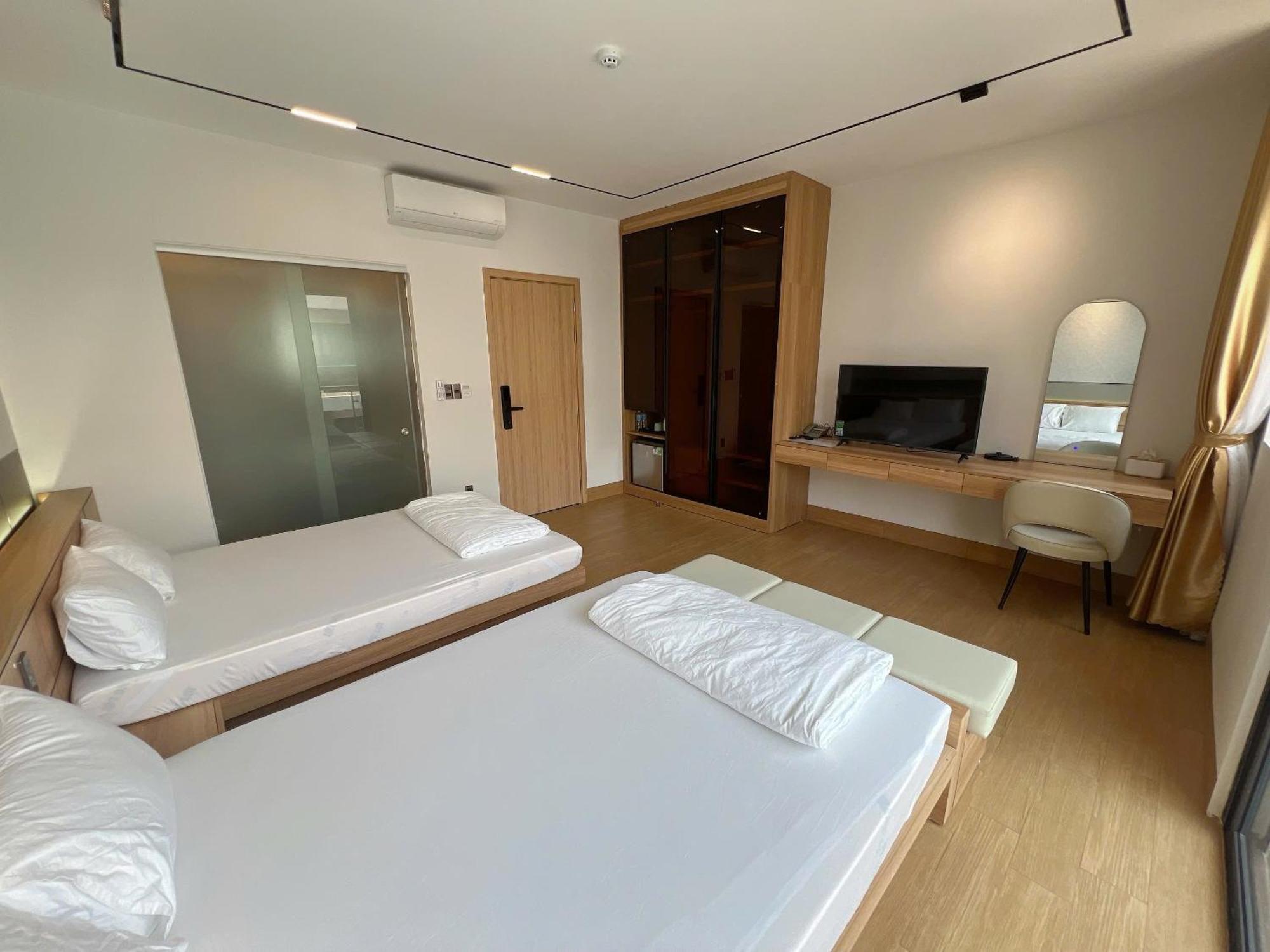 C&M Hotel Фанранґ Екстер'єр фото